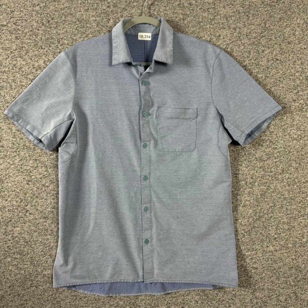 Lululemon Men's Size Medium Light Blue Commission Short Sleeve Button Up Shirt